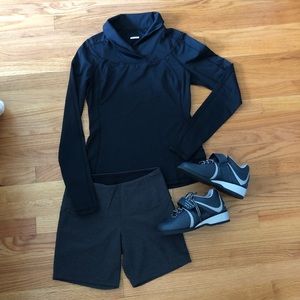 Lulu lemon wet dry warm long sleeve top